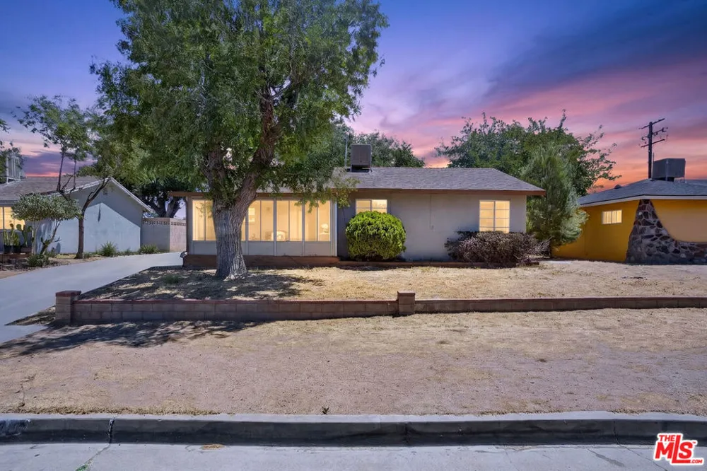 38444 31st East Palmdale, CA 93550