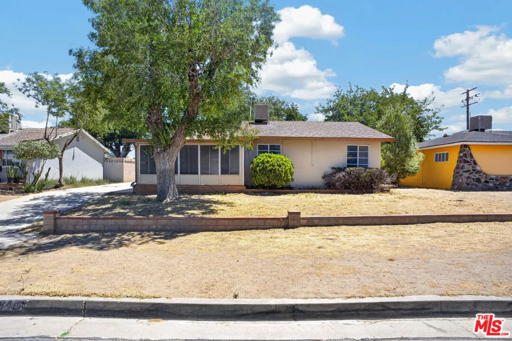38444 31st East Palmdale, CA 93550