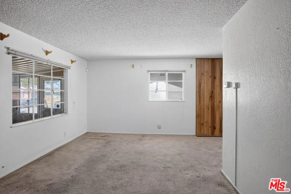 38444 31st East Palmdale, CA 93550