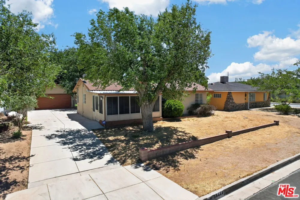 38444 31st East Palmdale, CA 93550