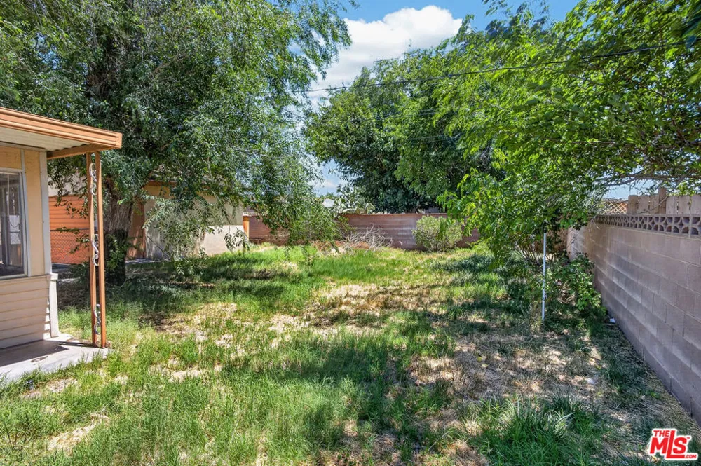 38444 31st East Palmdale, CA 93550