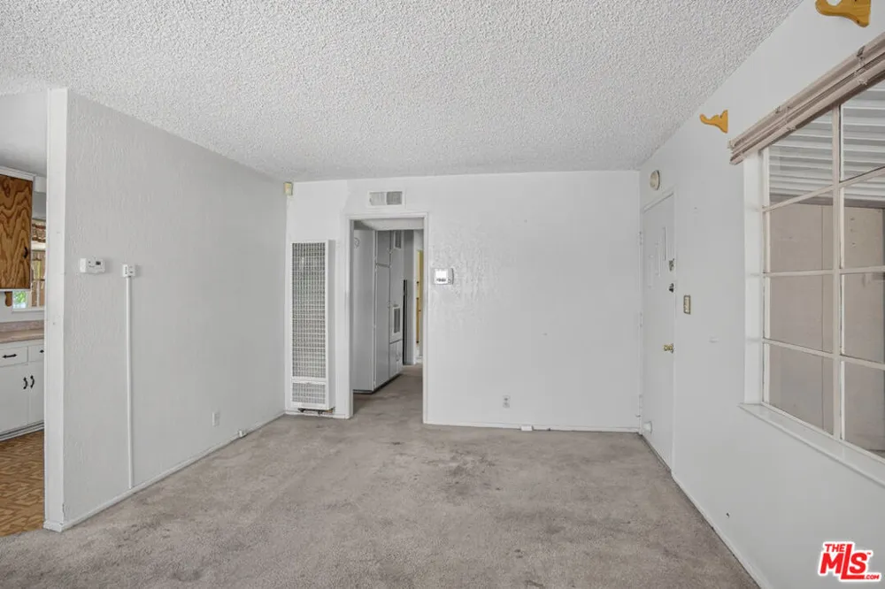 38444 31st East Palmdale, CA 93550