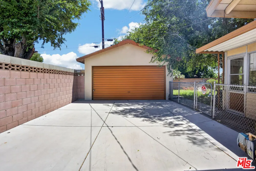 38444 31st East Palmdale, CA 93550