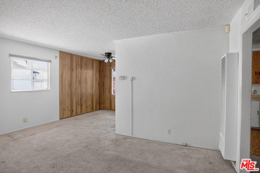 38444 31st East Palmdale, CA 93550