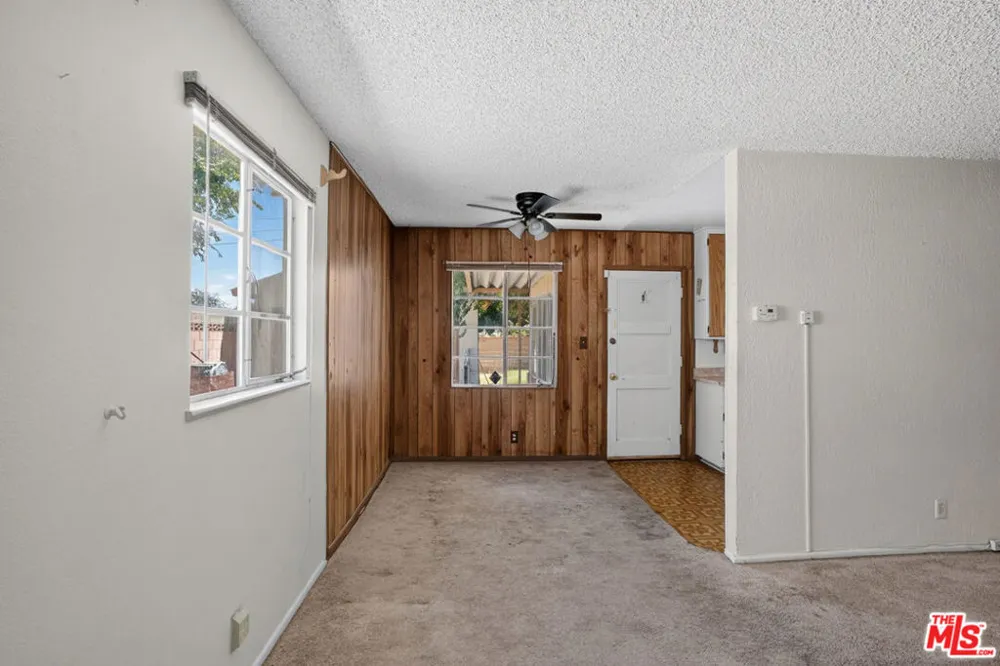 38444 31st East Palmdale, CA 93550