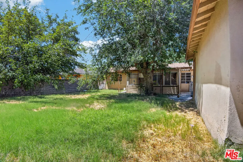 38444 31st East Palmdale, CA 93550