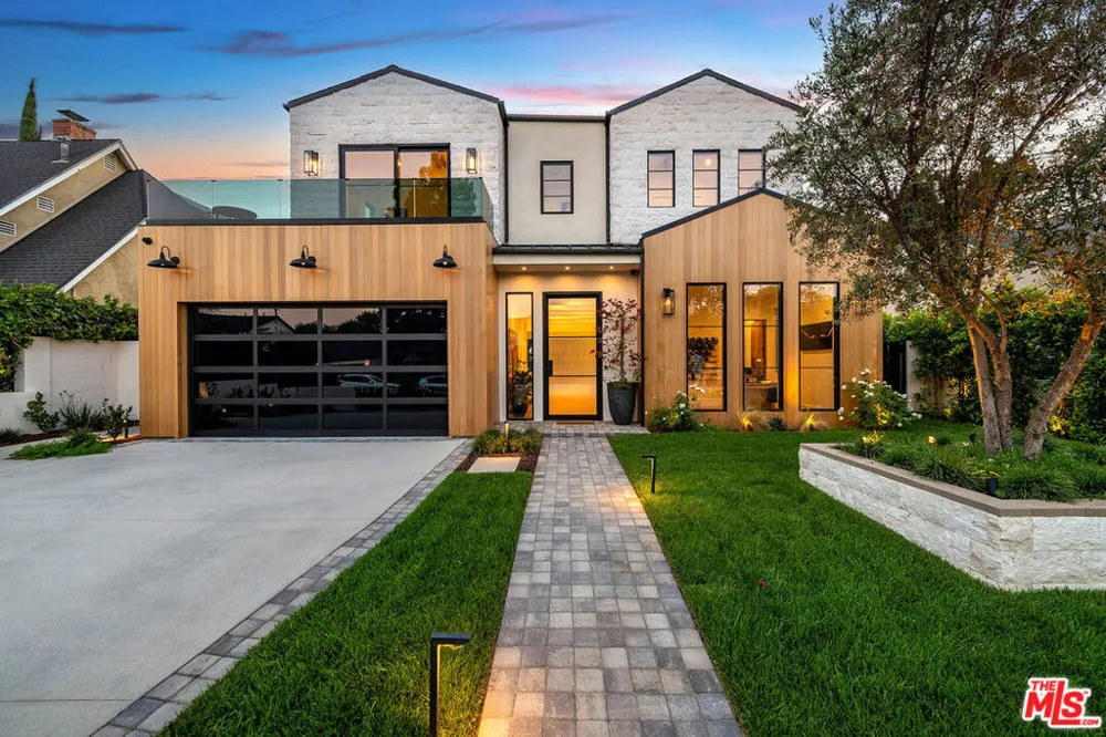 4925 Ledge Avenue Toluca Lake, CA 91601