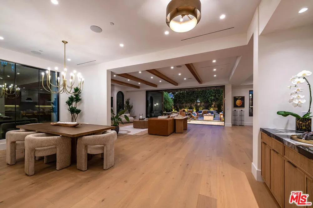 4925 Ledge Avenue Toluca Lake, CA 91601