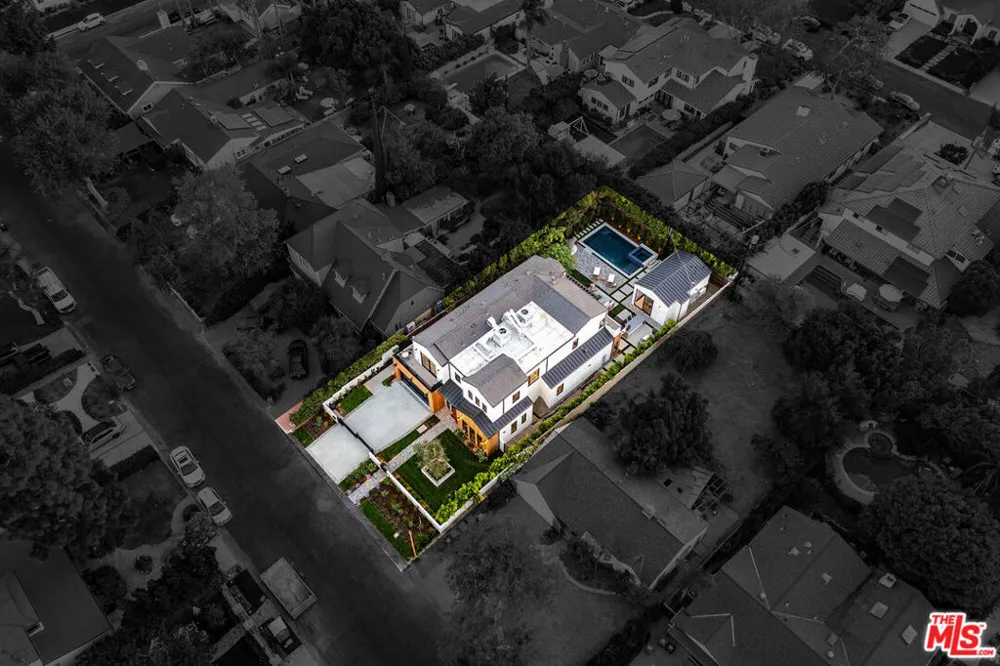 4925 Ledge Avenue Toluca Lake, CA 91601