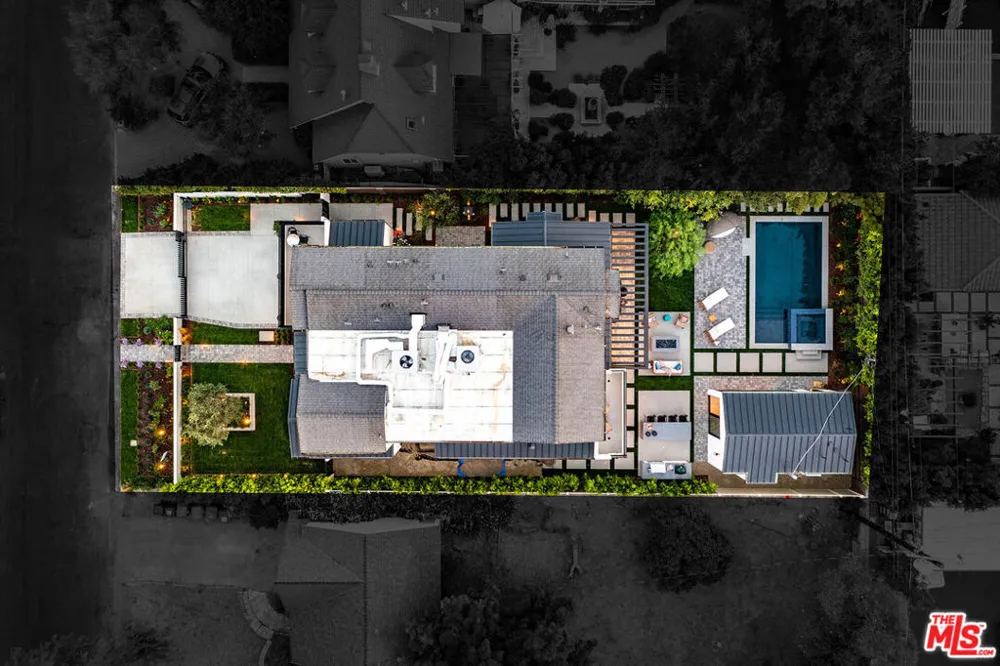 4925 Ledge Avenue Toluca Lake, CA 91601