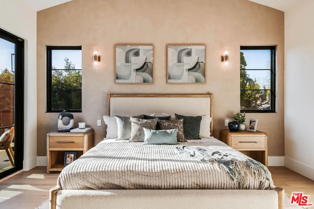 4925 Ledge Avenue Toluca Lake, CA 91601