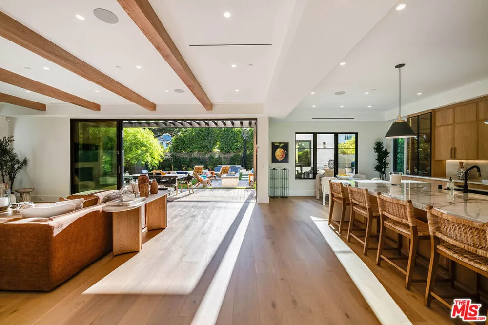 4925 Ledge Avenue Toluca Lake, CA 91601
