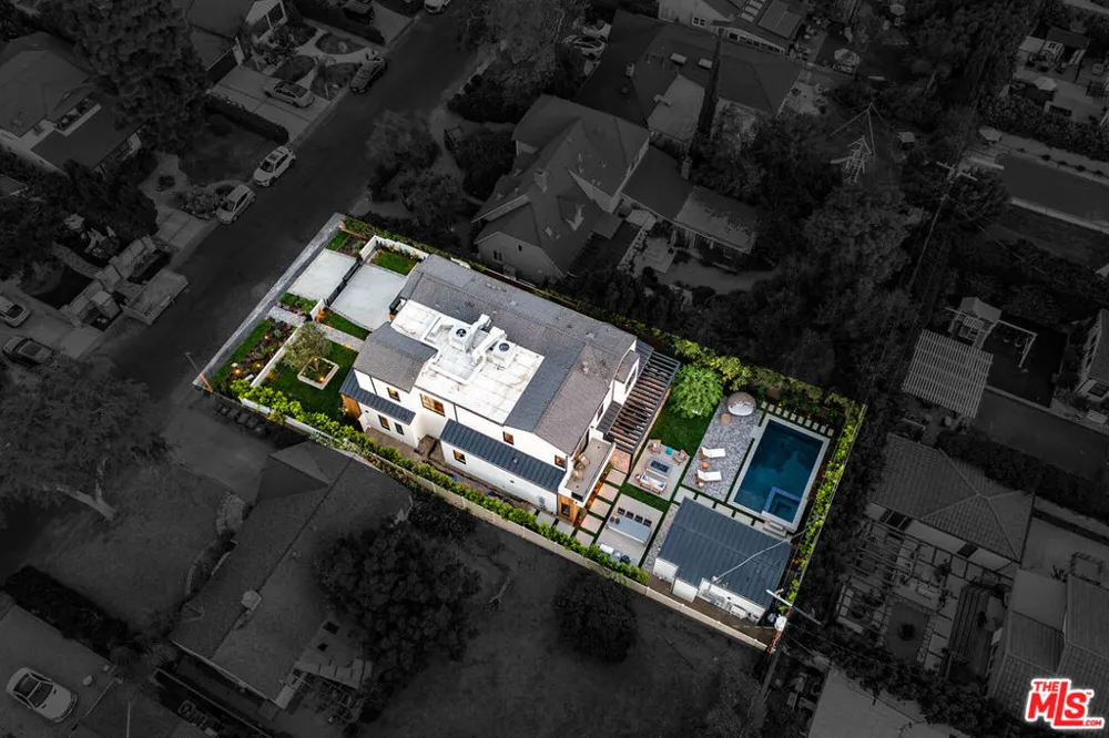 4925 Ledge Avenue Toluca Lake, CA 91601