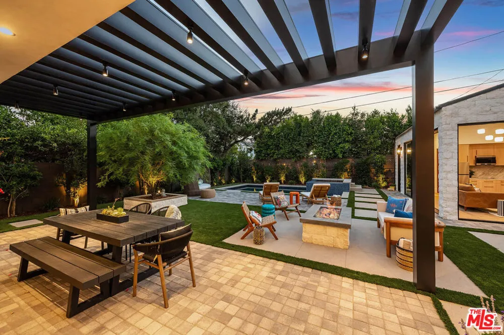 4925 Ledge Avenue Toluca Lake, CA 91601