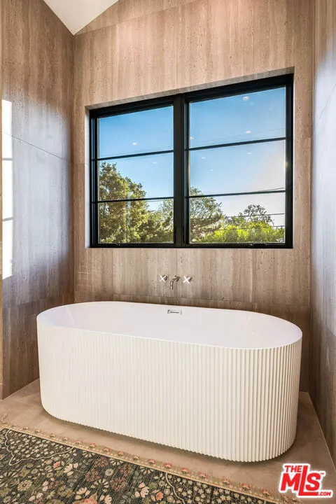 4925 Ledge Avenue Toluca Lake, CA 91601