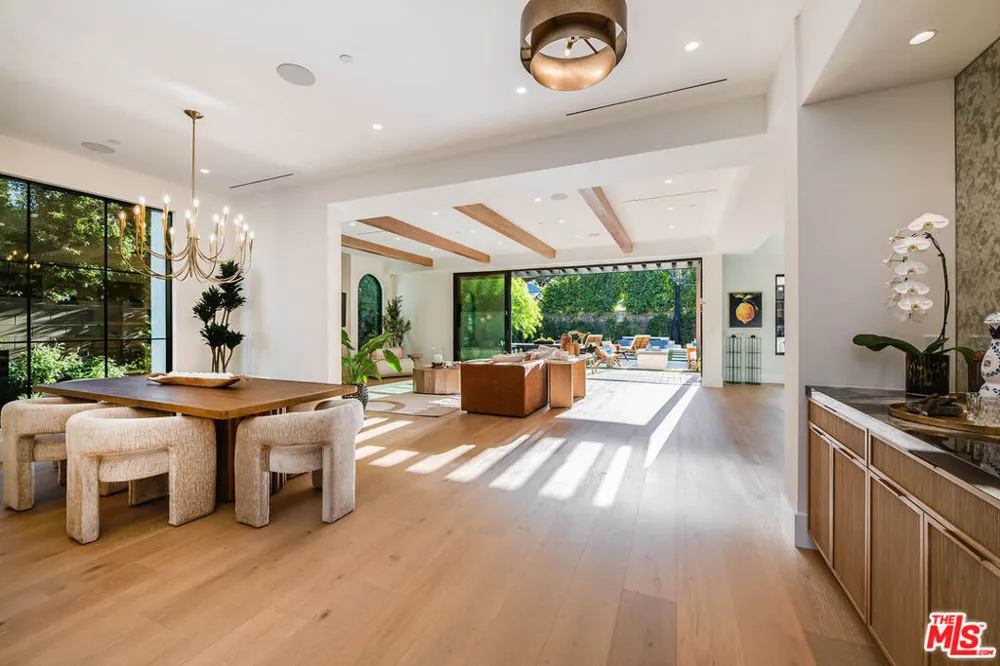 4925 Ledge Avenue Toluca Lake, CA 91601