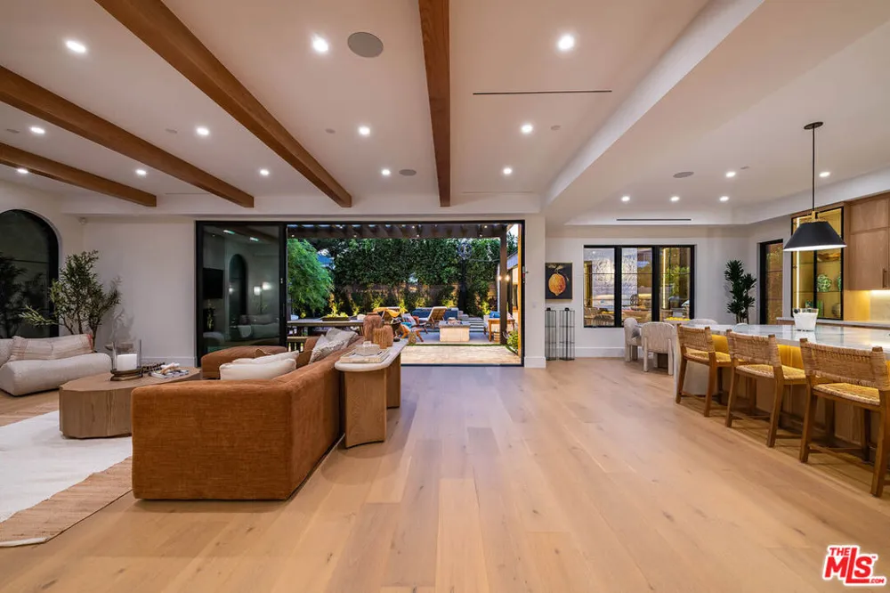 4925 Ledge Avenue Toluca Lake, CA 91601
