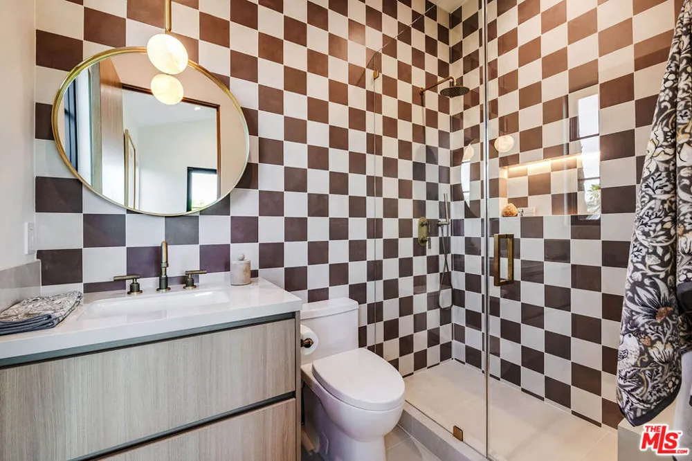 4925 Ledge Avenue Toluca Lake, CA 91601