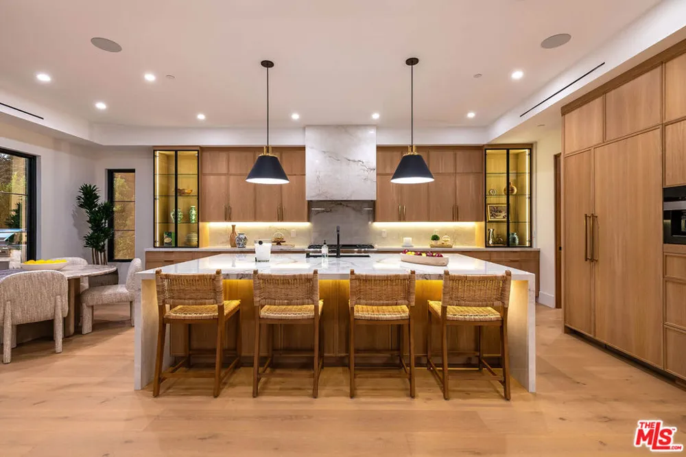 4925 Ledge Avenue Toluca Lake, CA 91601