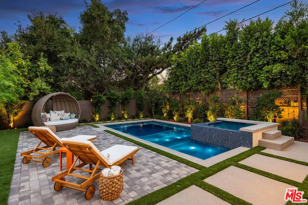 4925 Ledge Avenue Toluca Lake, CA 91601