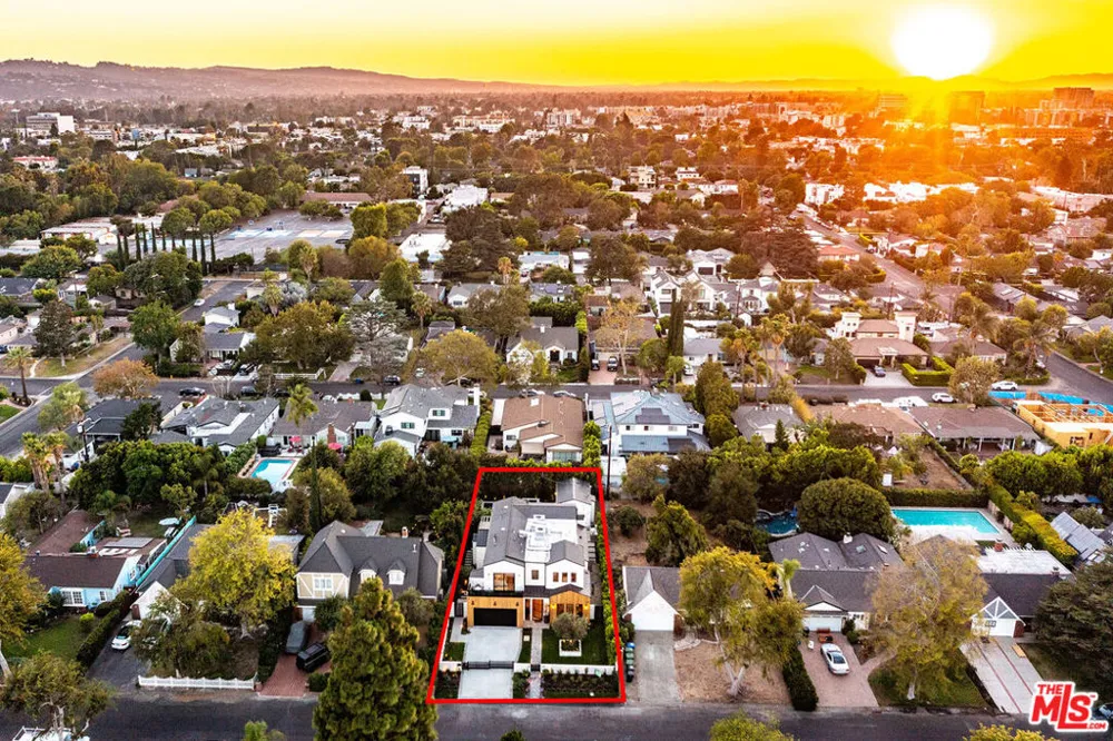 4925 Ledge Avenue Toluca Lake, CA 91601
