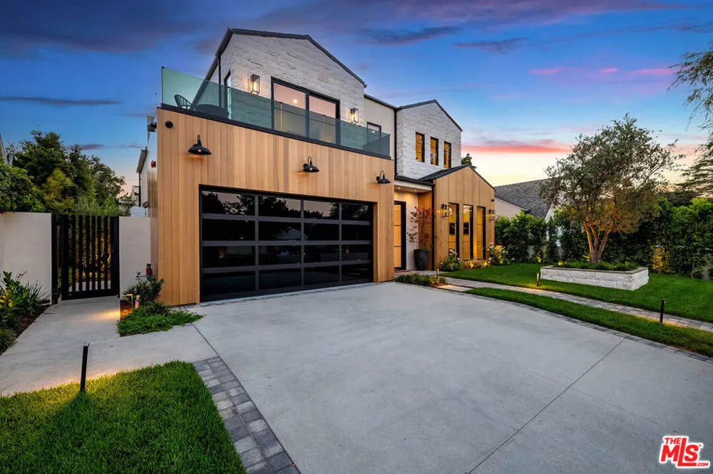 4925 Ledge Avenue Toluca Lake, CA 91601