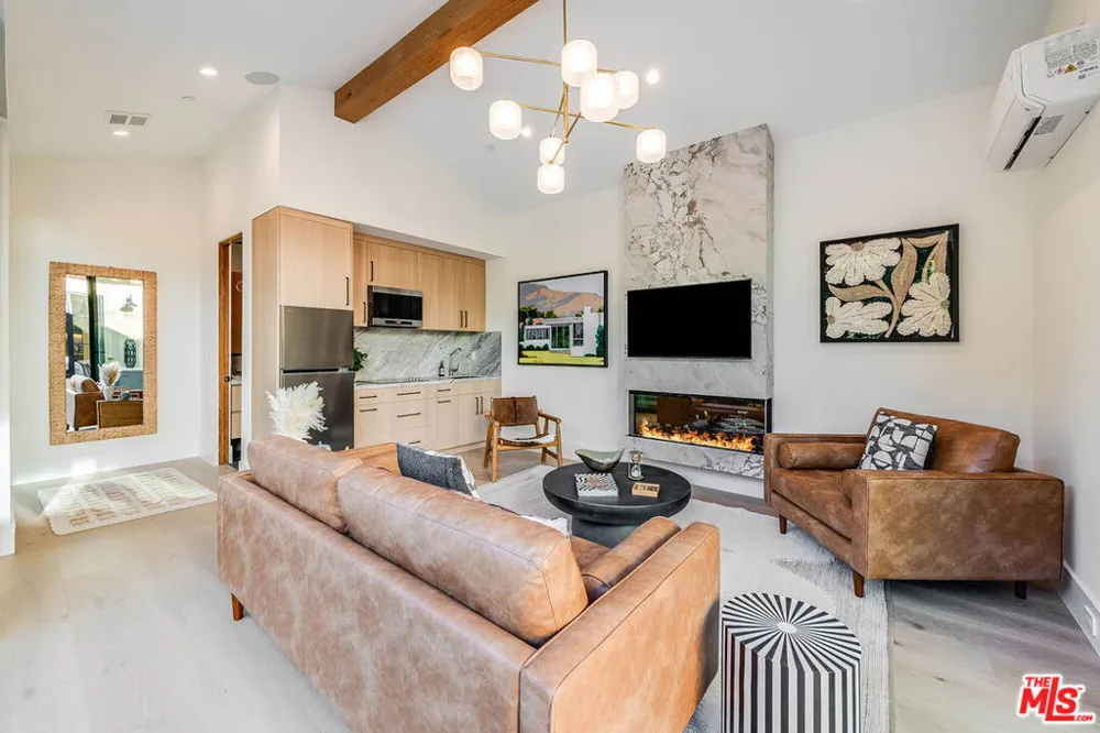4925 Ledge Avenue Toluca Lake, CA 91601