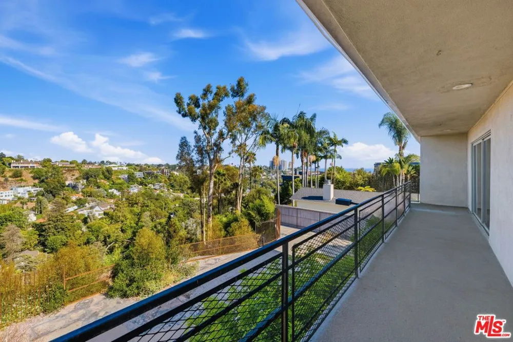 434 Chautauqua Boulevard Pacific Palisades, CA 90272