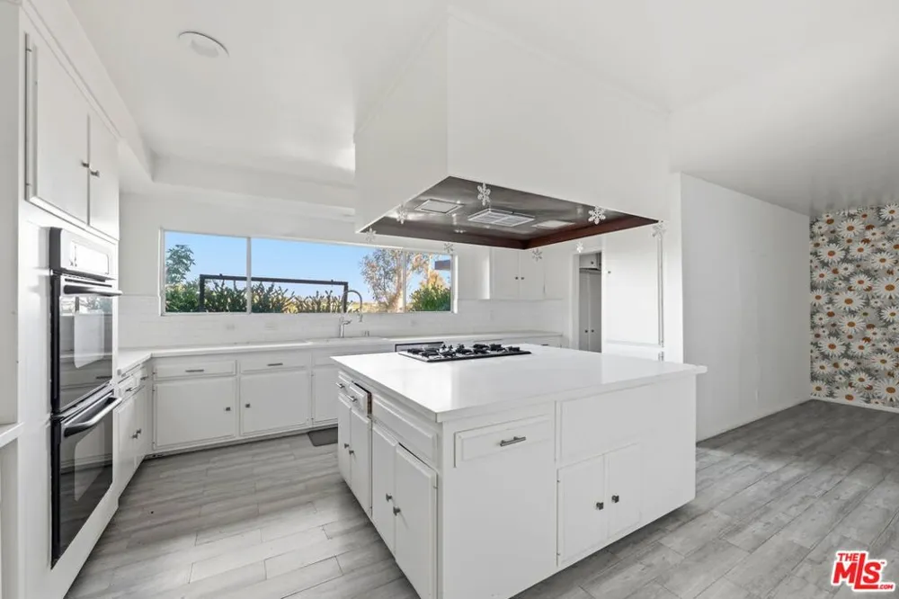 434 Chautauqua Boulevard Pacific Palisades, CA 90272