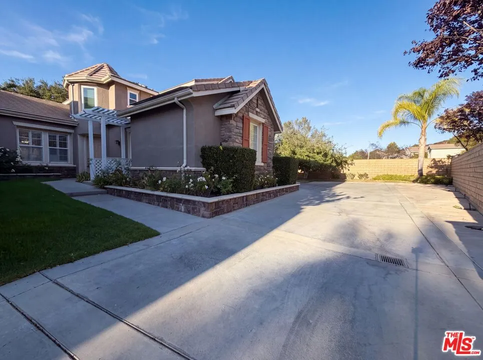 25701 Chestnut Way Stevenson Ranch, CA 91381