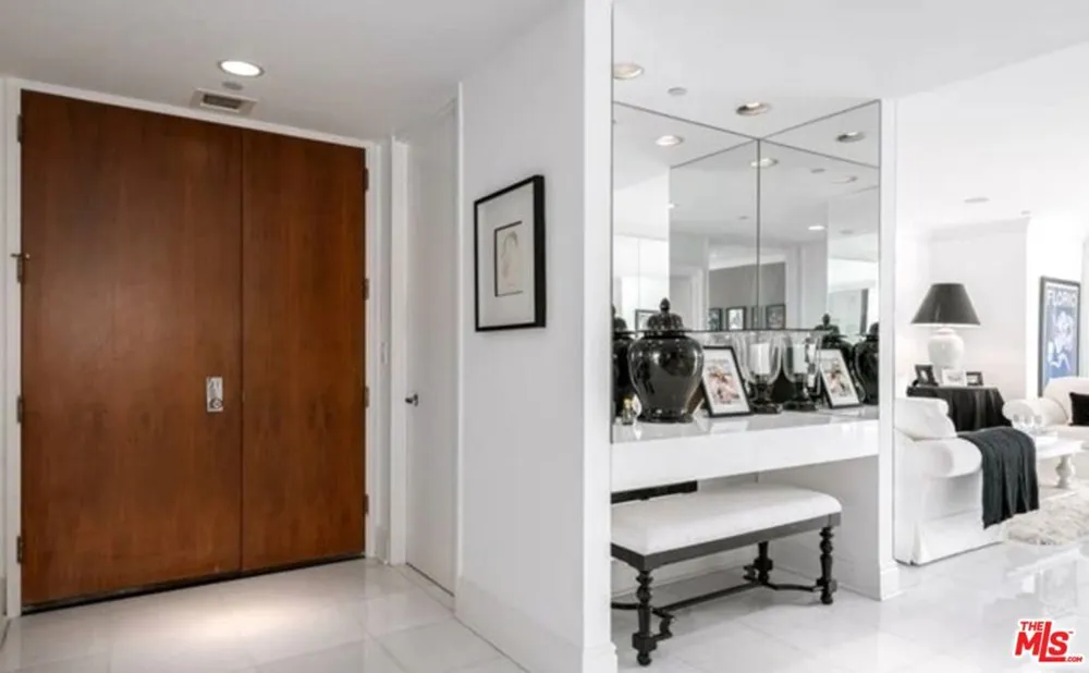 10350 Wilshire Boulevard #404 Los Angeles, CA 90024