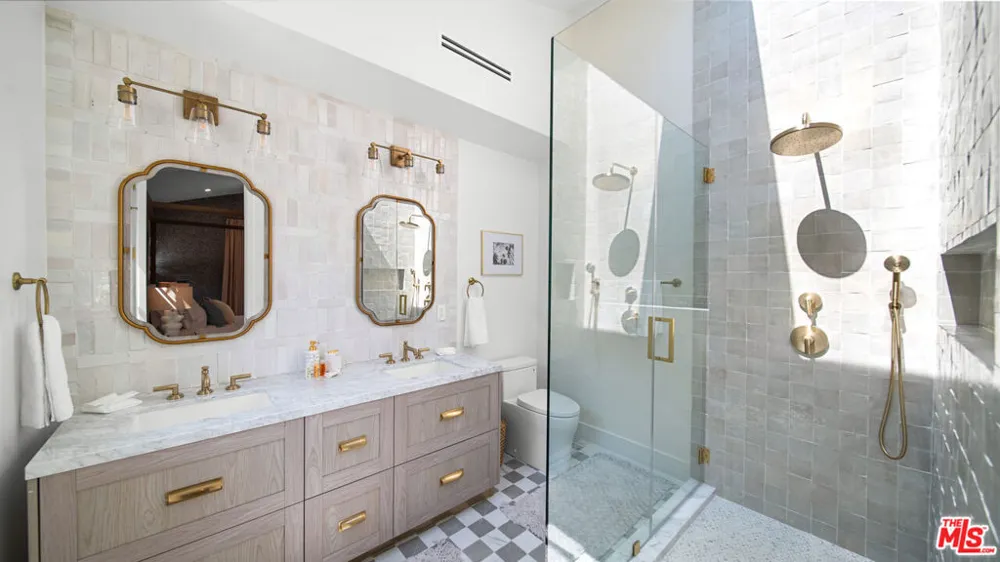 1914 Laurel Canyon Blvd Los Angeles, CA 90046