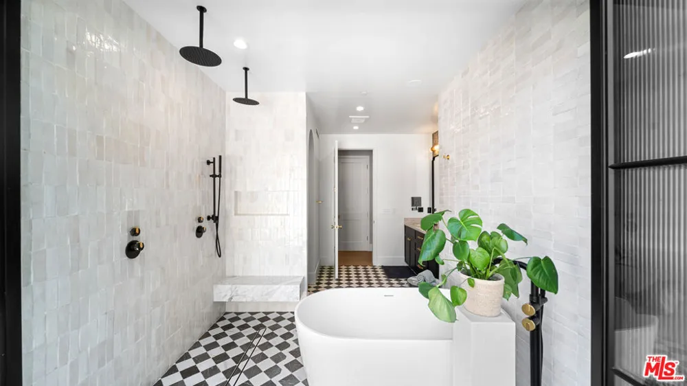 1914 Laurel Canyon Blvd Los Angeles, CA 90046
