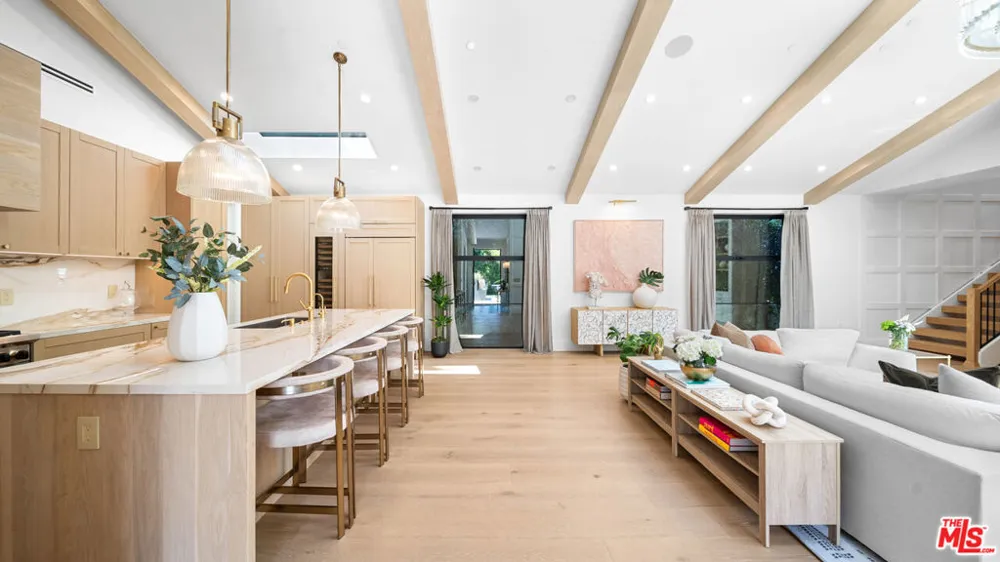 1914 Laurel Canyon Blvd Los Angeles, CA 90046