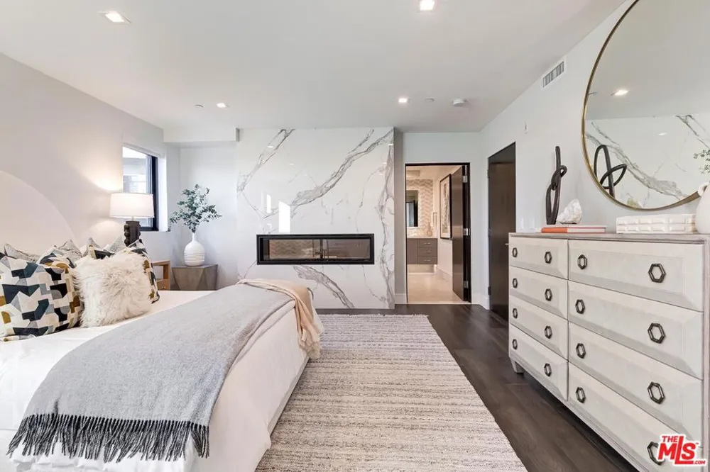 1839 Pandora Avenue #PH Los Angeles, CA 90025