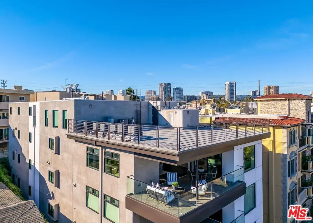 1839 Pandora Avenue #PH Los Angeles, CA 90025