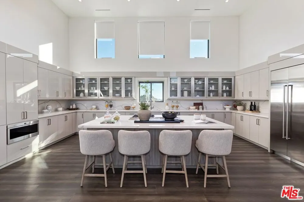 1839 Pandora Avenue #PH Los Angeles, CA 90025