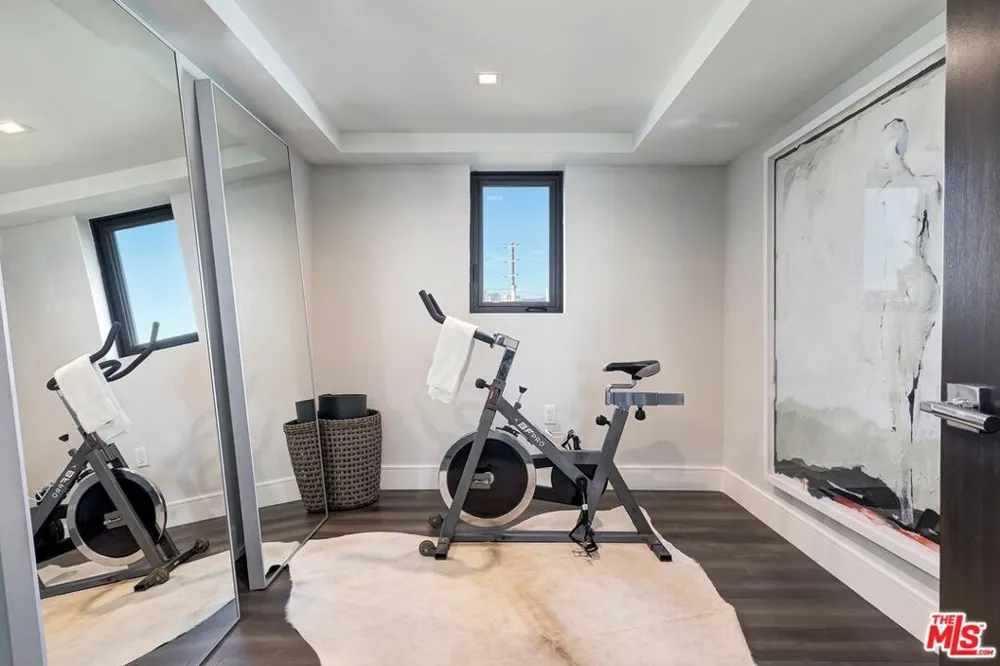 1839 Pandora Avenue #PH Los Angeles, CA 90025