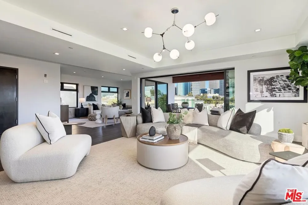 1839 Pandora Avenue #PH Los Angeles, CA 90025