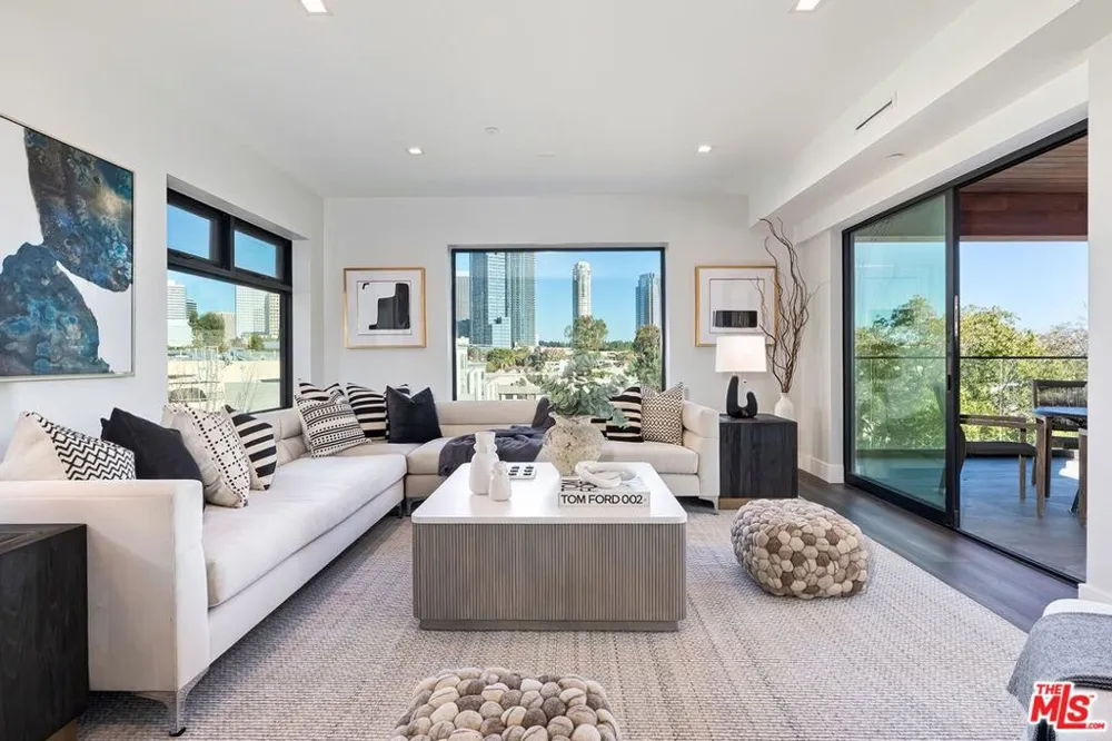 1839 Pandora Avenue #PH Los Angeles, CA 90025