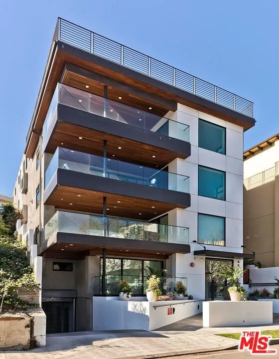 1839 Pandora Avenue #PH Los Angeles, CA 90025