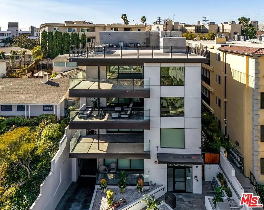 1839 Pandora Avenue #PH Los Angeles, CA 90025