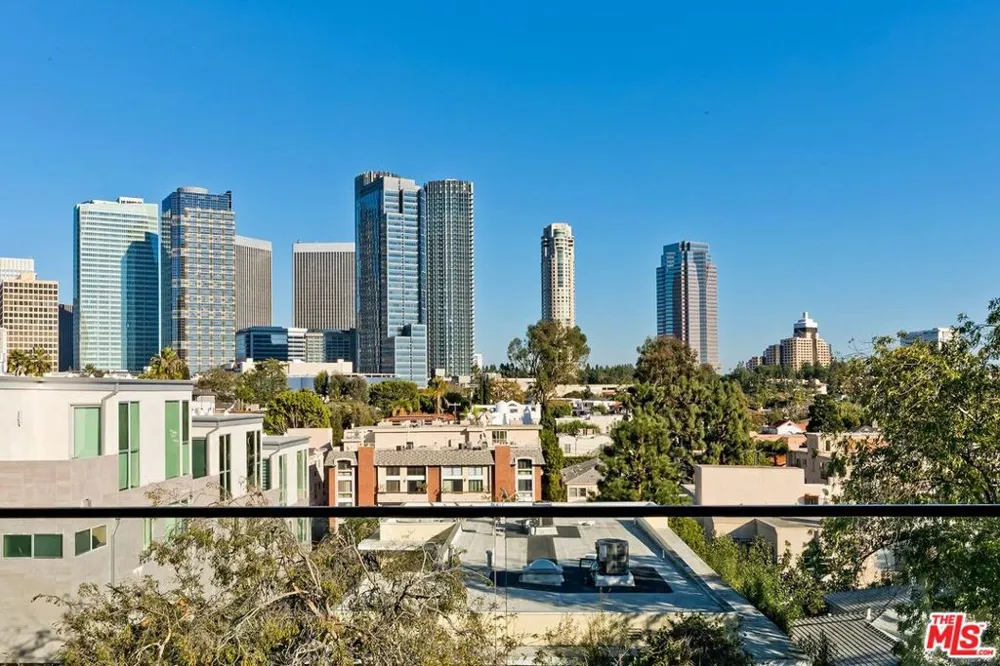1839 Pandora Avenue #PH Los Angeles, CA 90025