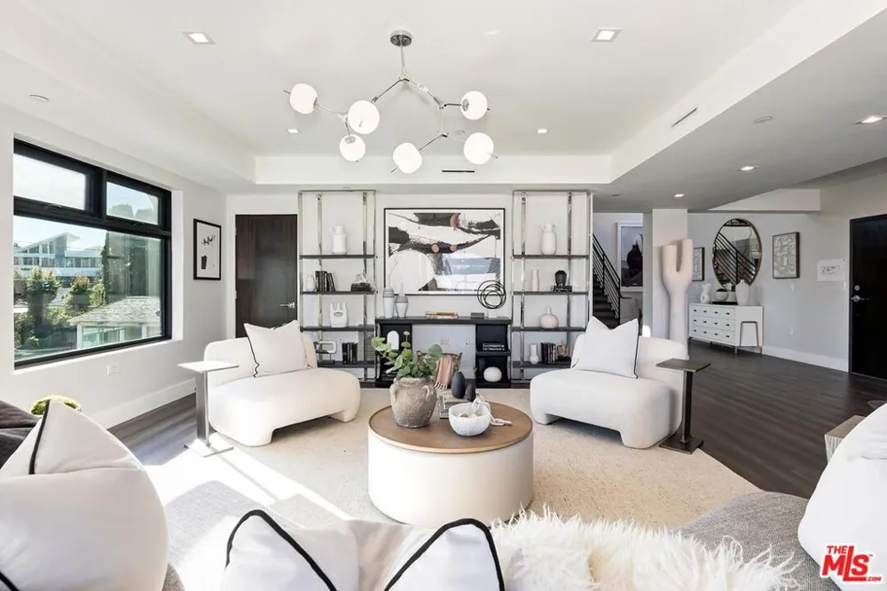1839 Pandora Avenue #PH Los Angeles, CA 90025