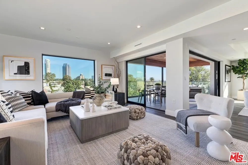 1839 Pandora Avenue #PH Los Angeles, CA 90025