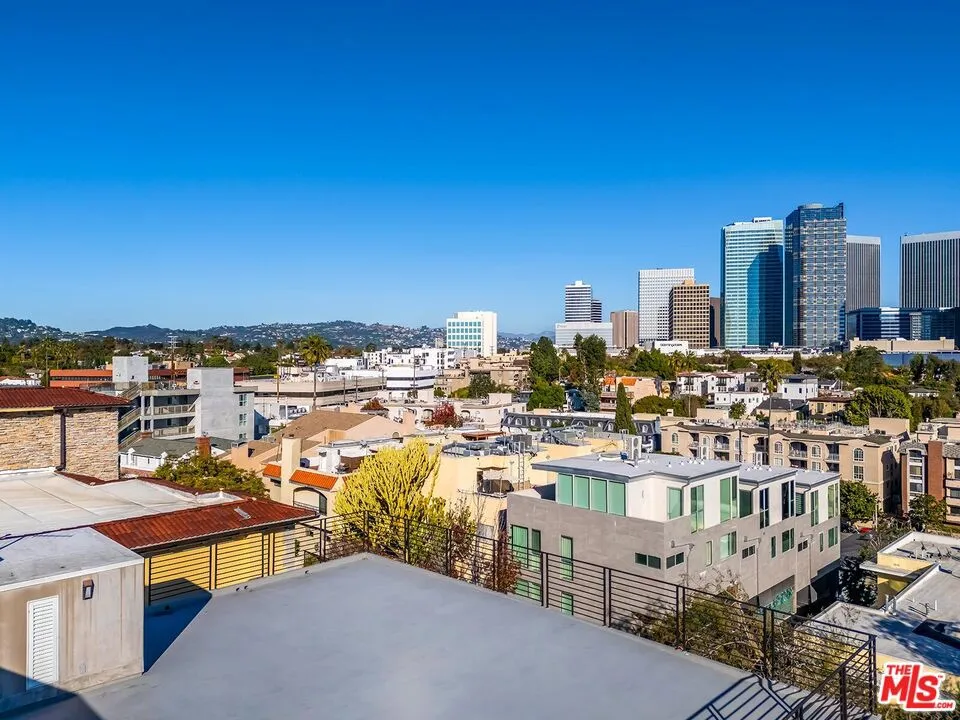1839 Pandora Avenue #PH Los Angeles, CA 90025