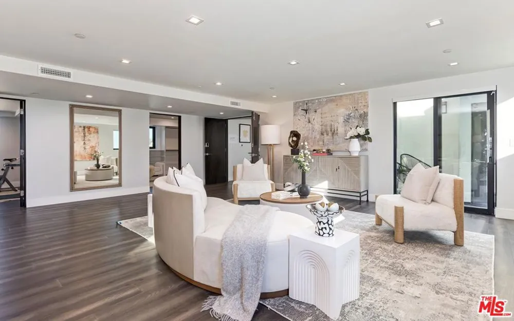 1839 Pandora Avenue #PH Los Angeles, CA 90025