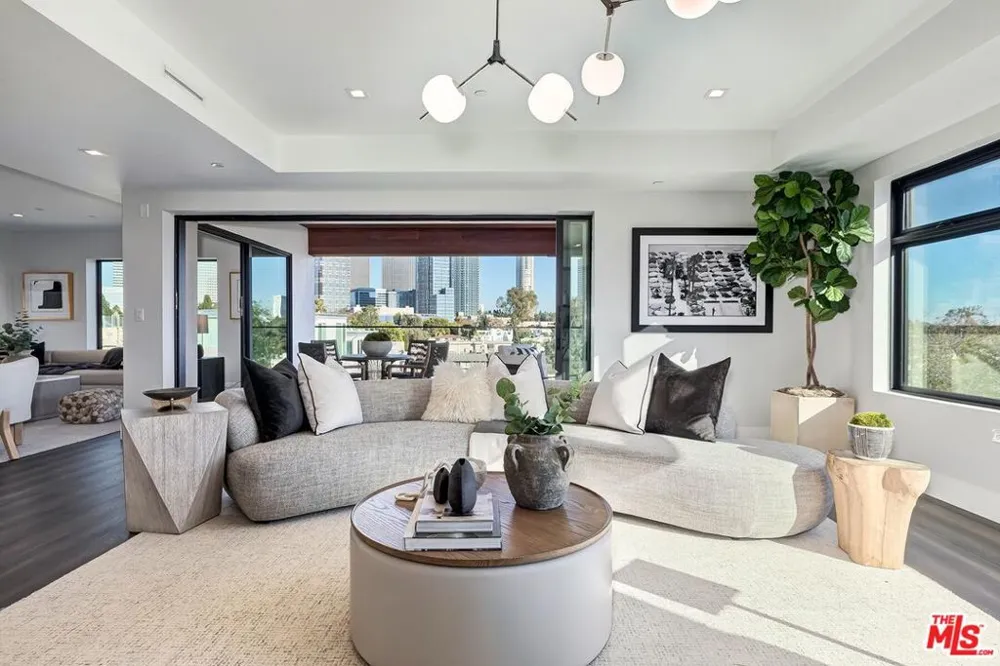1839 Pandora Avenue #PH Los Angeles, CA 90025