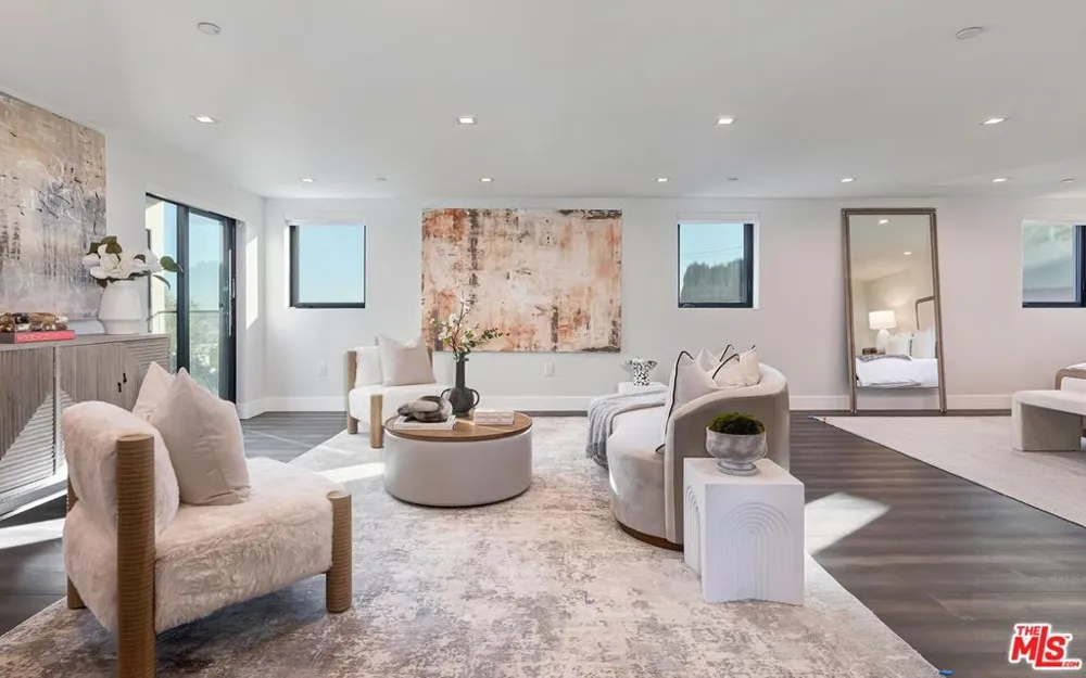 1839 Pandora Avenue #PH Los Angeles, CA 90025