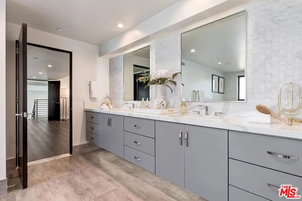 1839 Pandora Avenue #PH Los Angeles, CA 90025